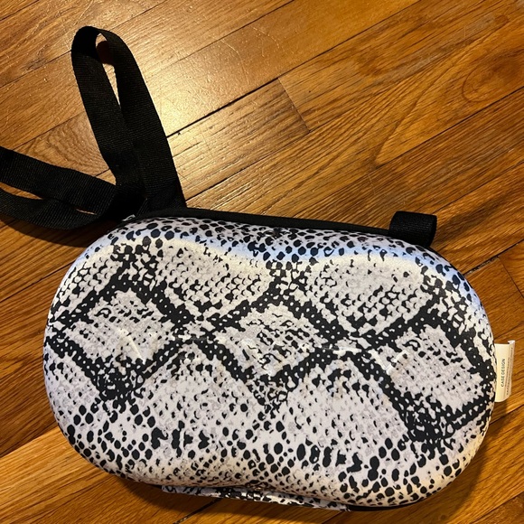Nfinity Snakeskin Pattern Cheer Shoe Bag - Picture 1 of 2